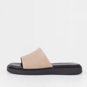 Like New Vagabond Connie Sandals